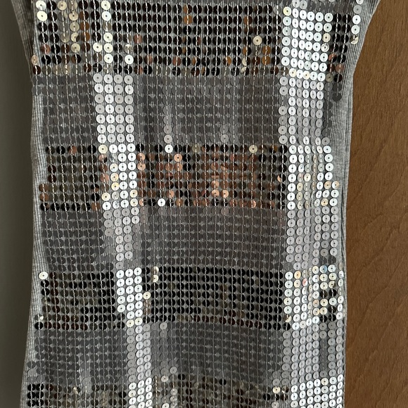 Younique women’s medium gray silver sequins tank top. - Picture 2 of 4